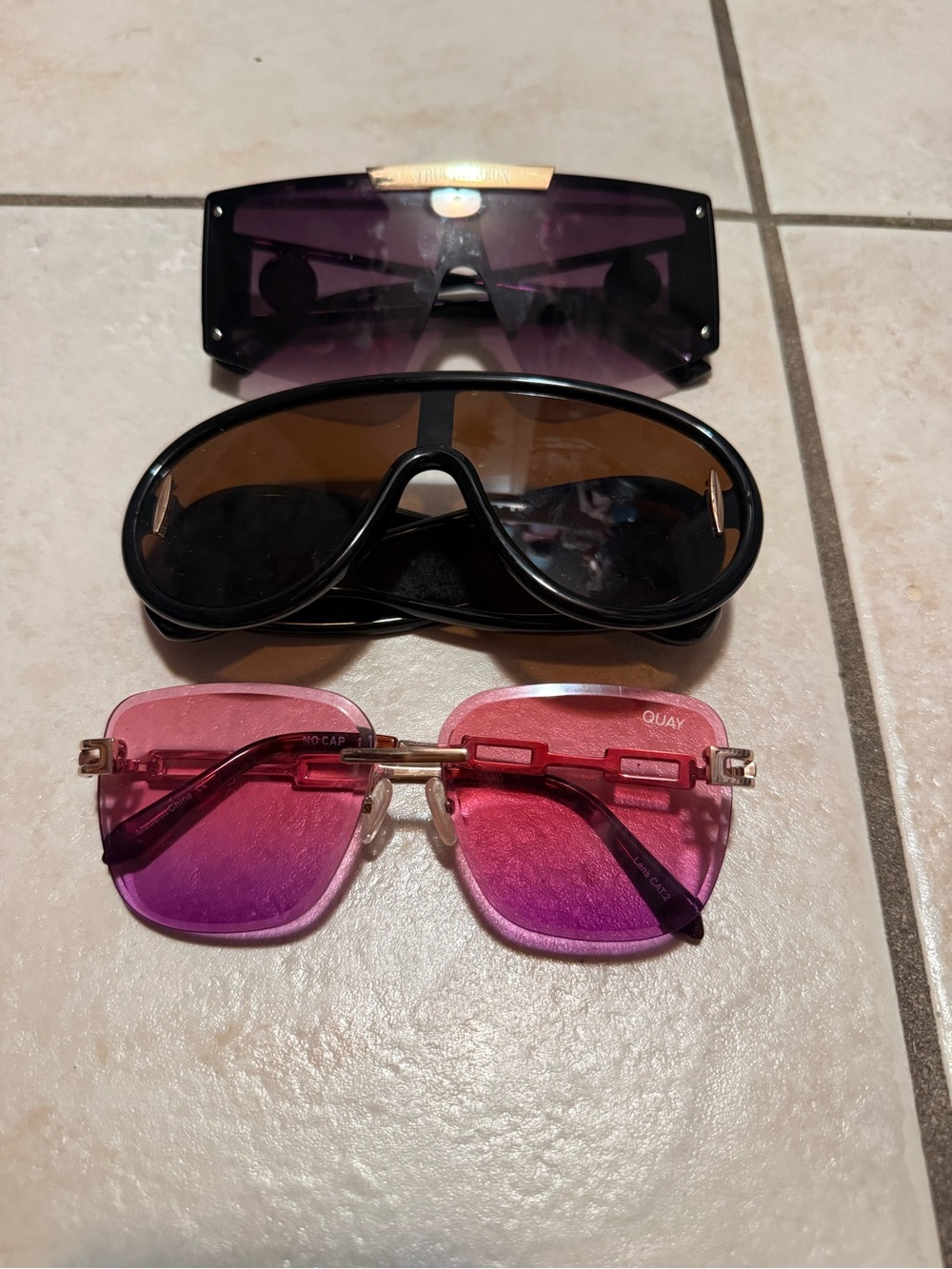 Quay Australia Gold-Trim Pink to Purple Gradient Rimless Sunglasses